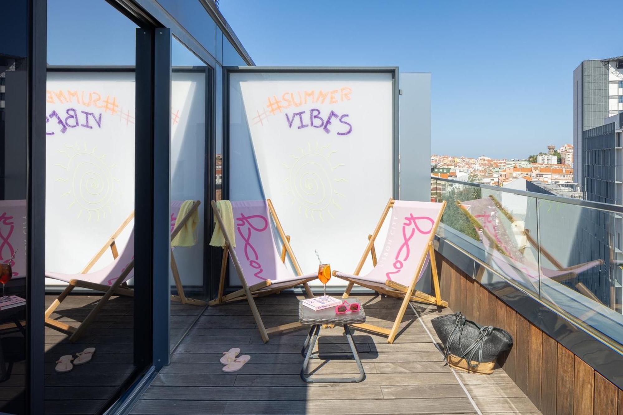 Moxy Lisbon City Exterior photo