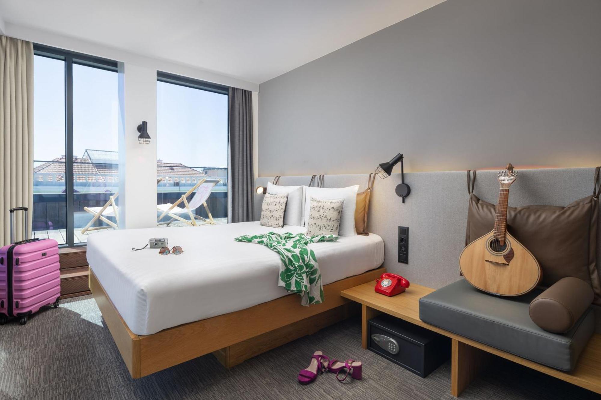 Moxy Lisbon City Exterior photo