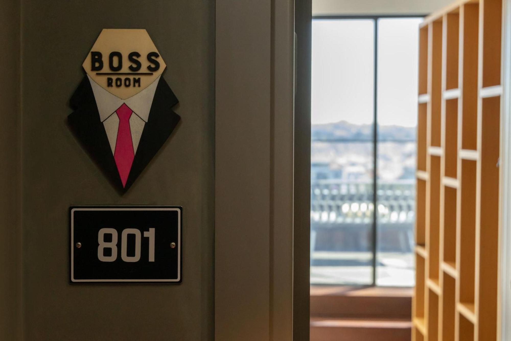 Moxy Lisbon City Exterior photo