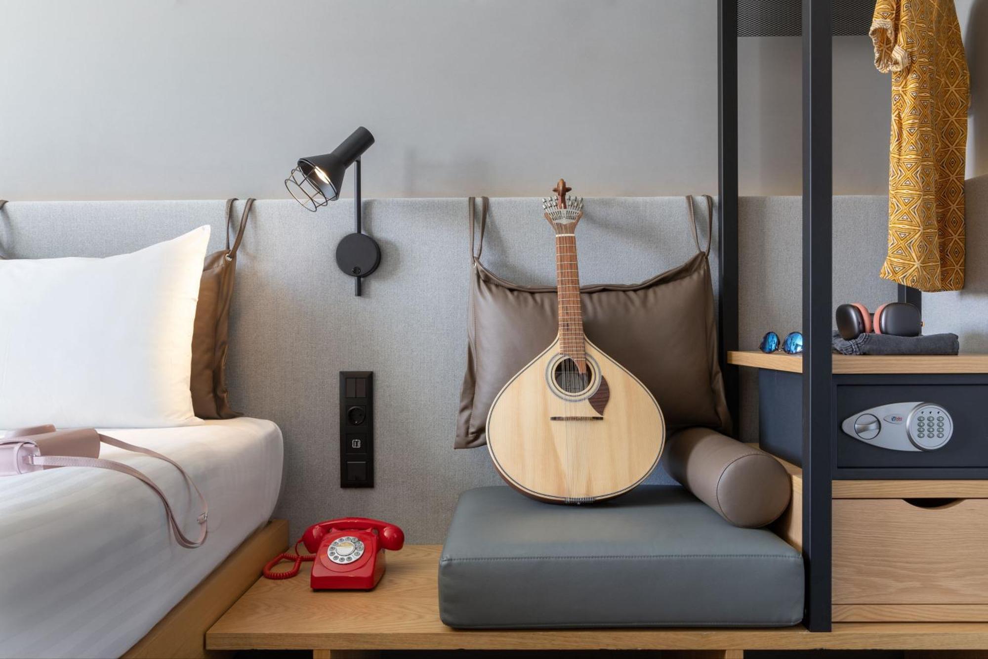 Moxy Lisbon City Exterior photo